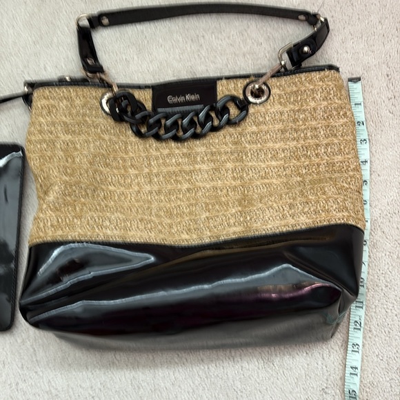 Calvin Klein Black and Tan Straw Tote Bag - Picture 2 of 6